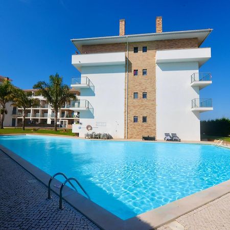 Pebble - 1 Bedroom Apartment Sleeps 5 With Pool & Tennis Court Сан-Мартинью-ду-Порту Экстерьер фото