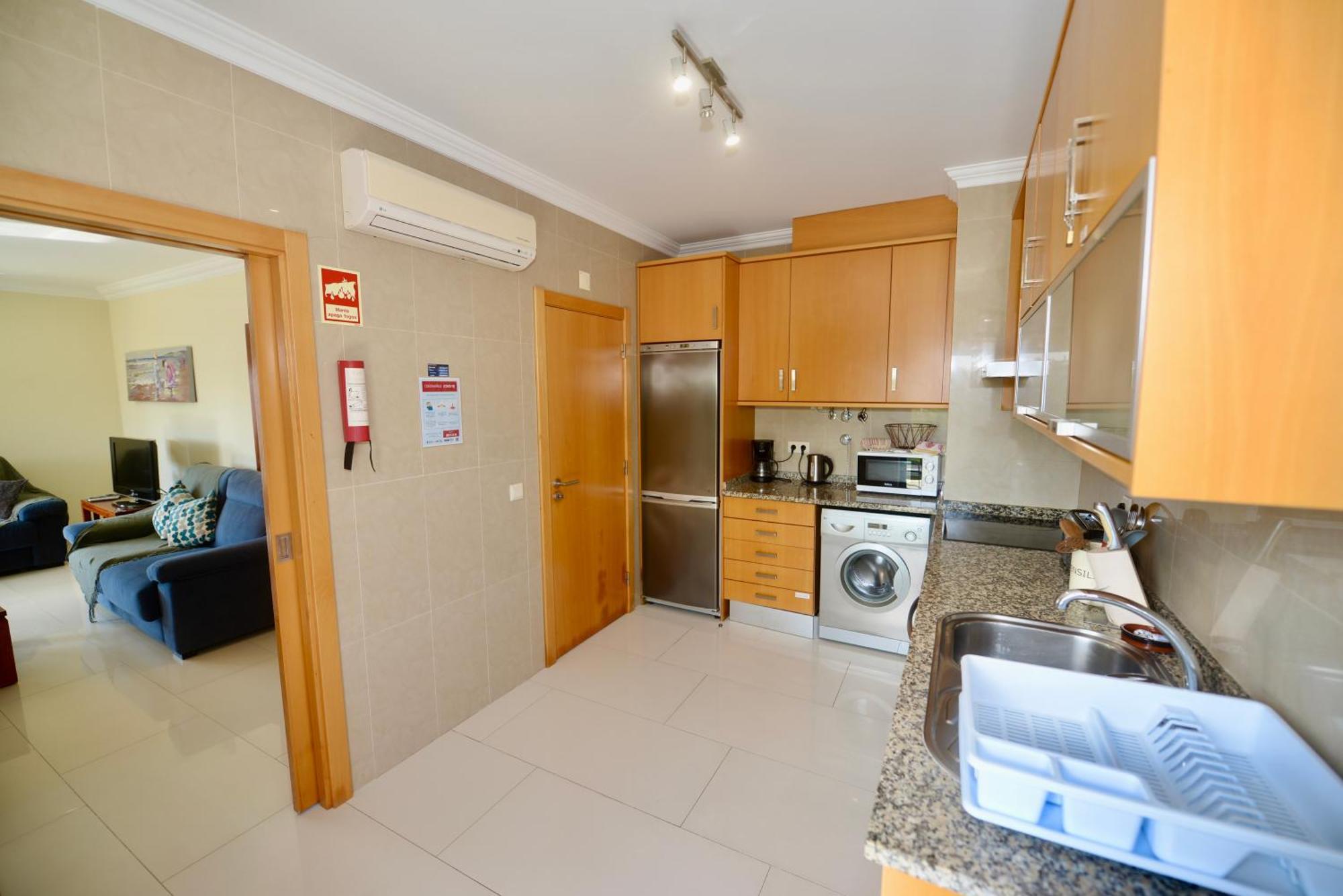 Pebble - 1 Bedroom Apartment Sleeps 5 With Pool & Tennis Court Сан-Мартинью-ду-Порту Экстерьер фото
