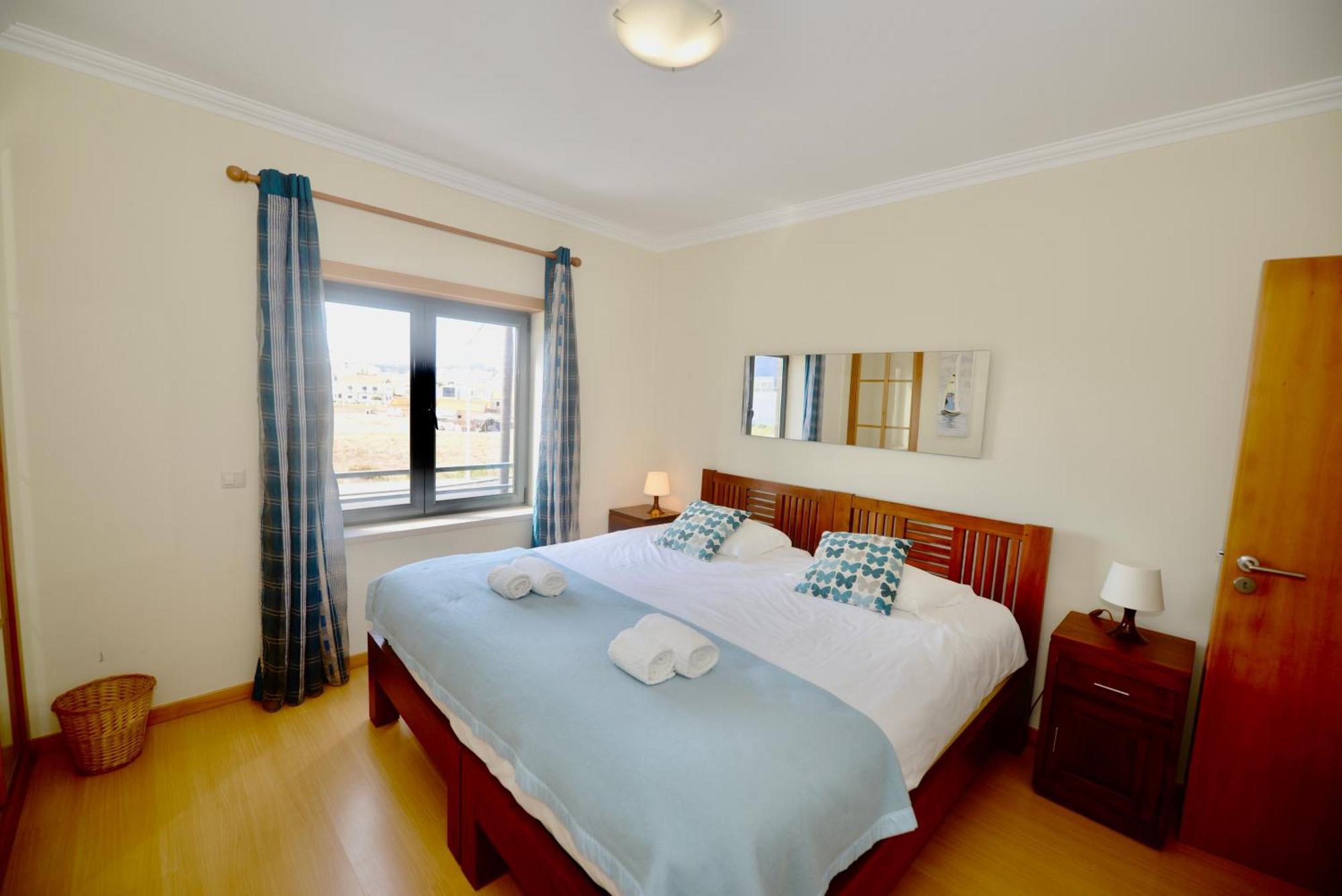 Pebble - 1 Bedroom Apartment Sleeps 5 With Pool & Tennis Court Сан-Мартинью-ду-Порту Экстерьер фото