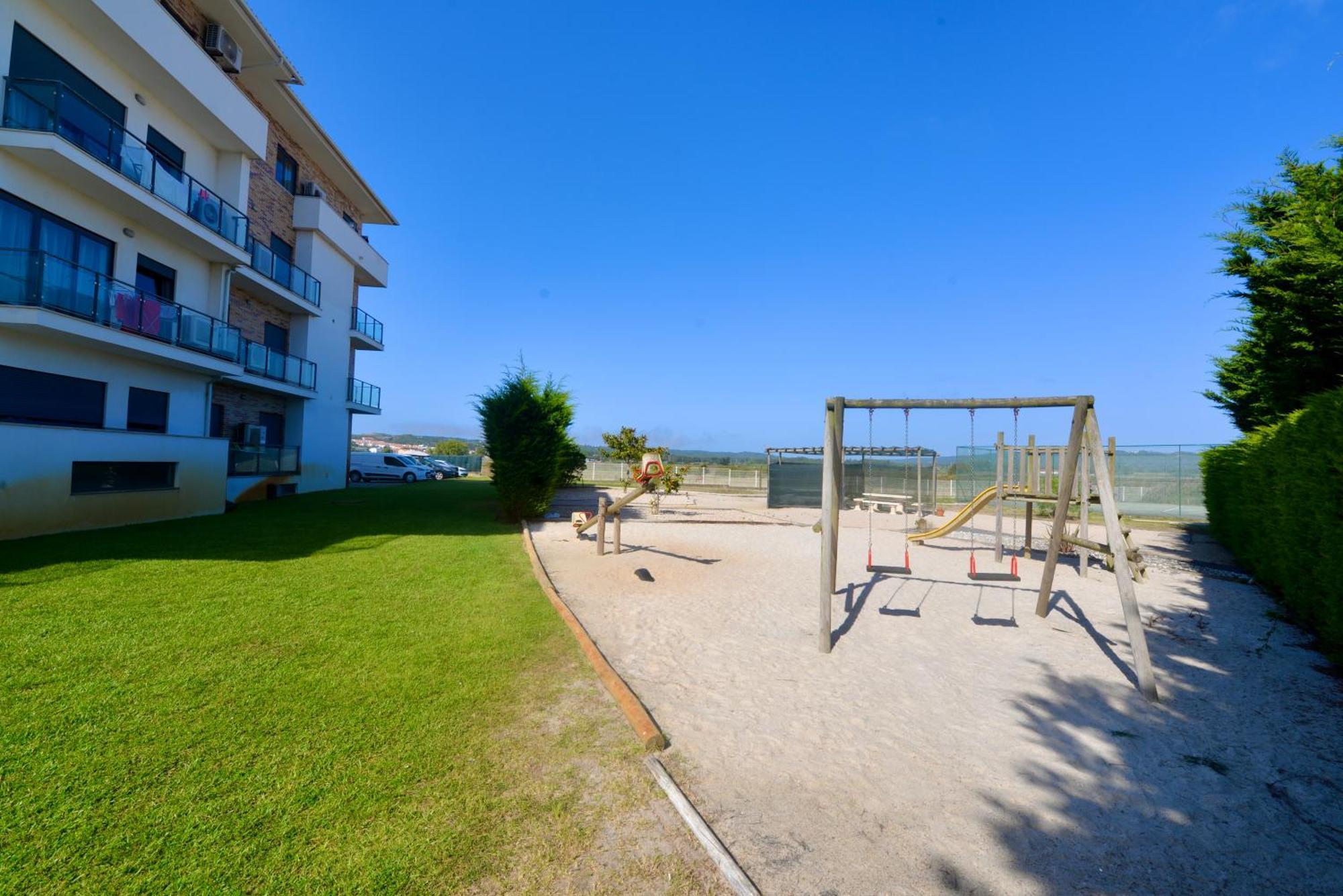 Pebble - 1 Bedroom Apartment Sleeps 5 With Pool & Tennis Court Сан-Мартинью-ду-Порту Экстерьер фото