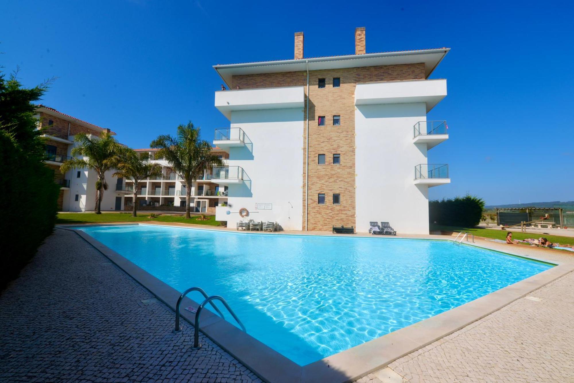 Pebble - 1 Bedroom Apartment Sleeps 5 With Pool & Tennis Court Сан-Мартинью-ду-Порту Экстерьер фото